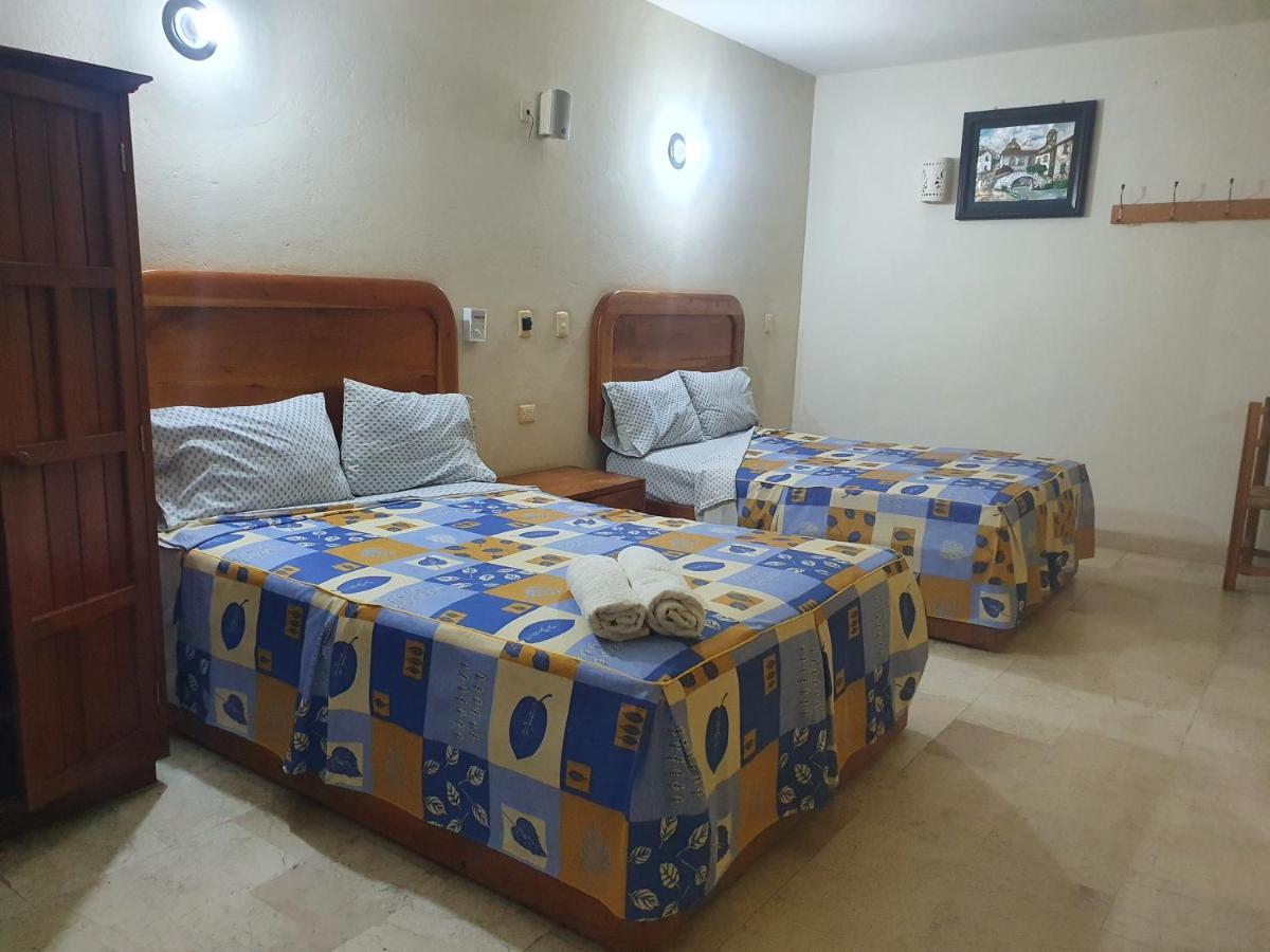 Hotel Kootznoowoo ปูแอร์โตเอสกอนดิโด ภายนอก รูปภาพ